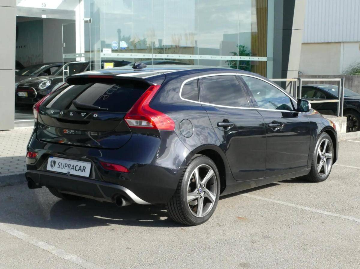 volvo-v40-2014-diesel-1560cc