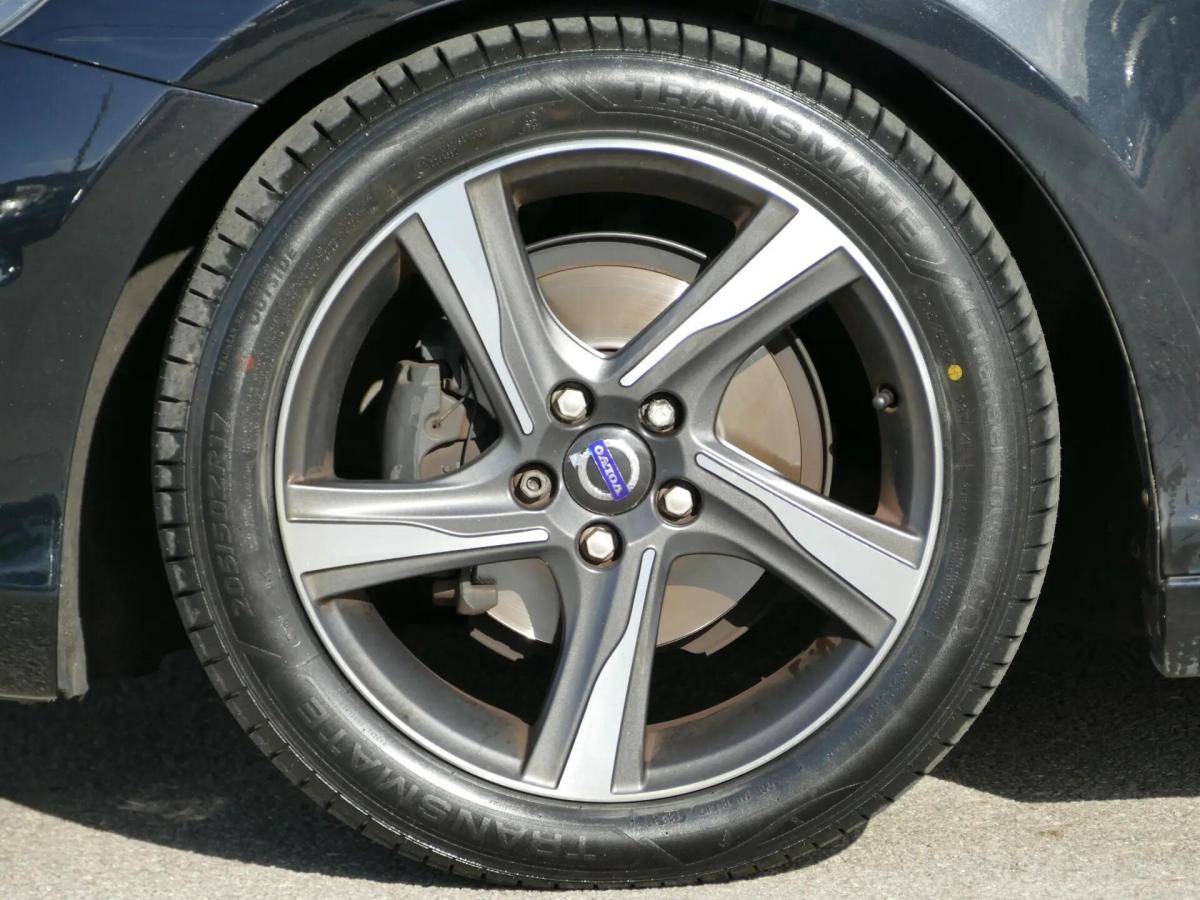 volvo-v40-2014-diesel-1560cc