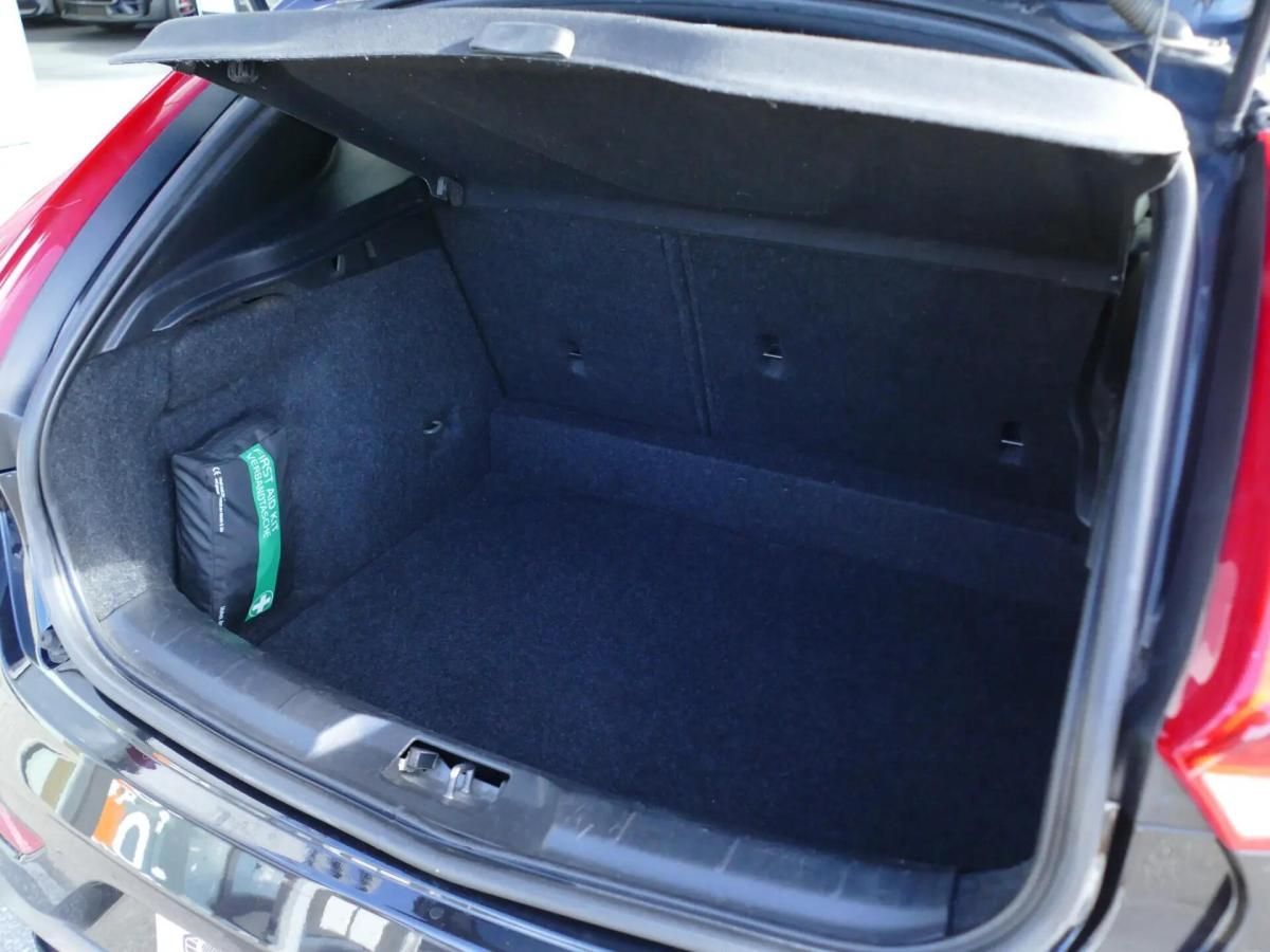 volvo-v40-2014-diesel-1560cc