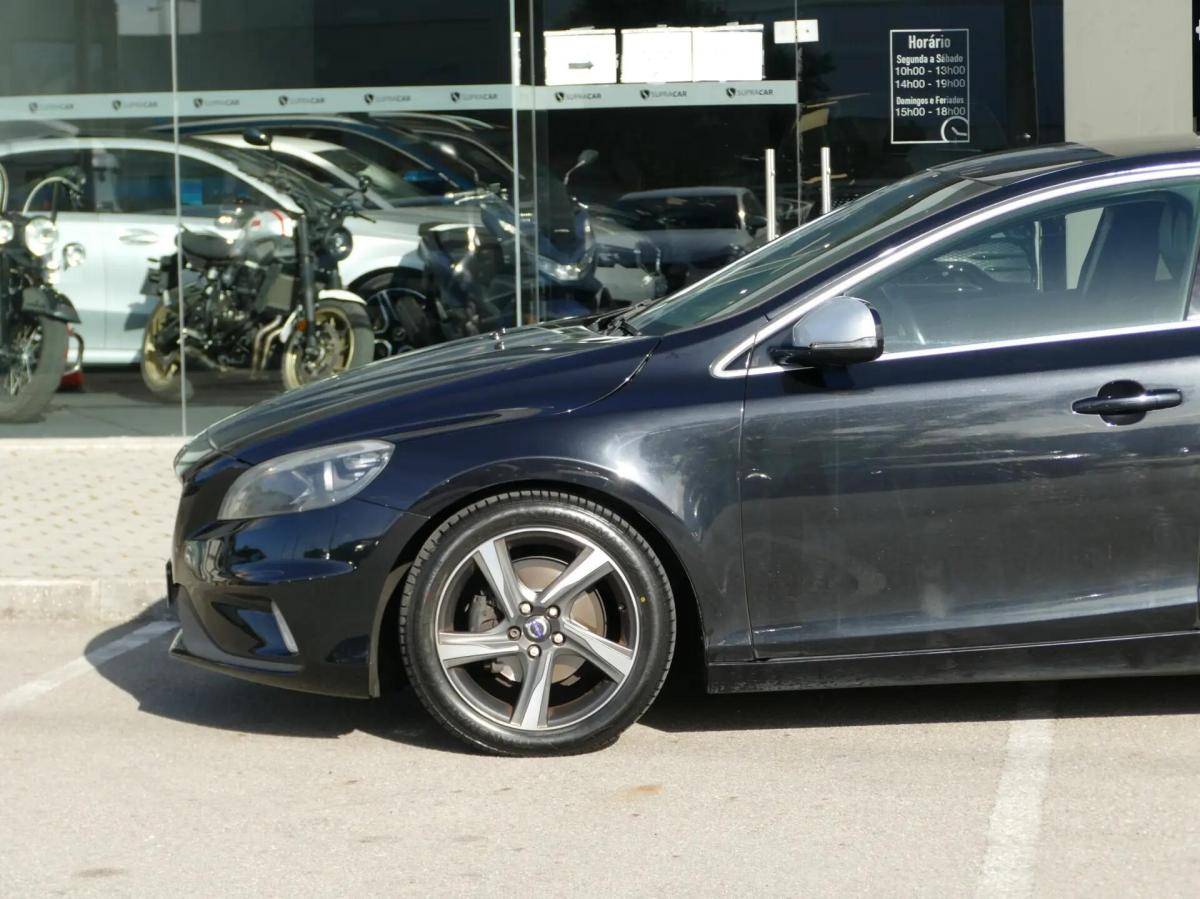 volvo-v40-2014-diesel-1560cc