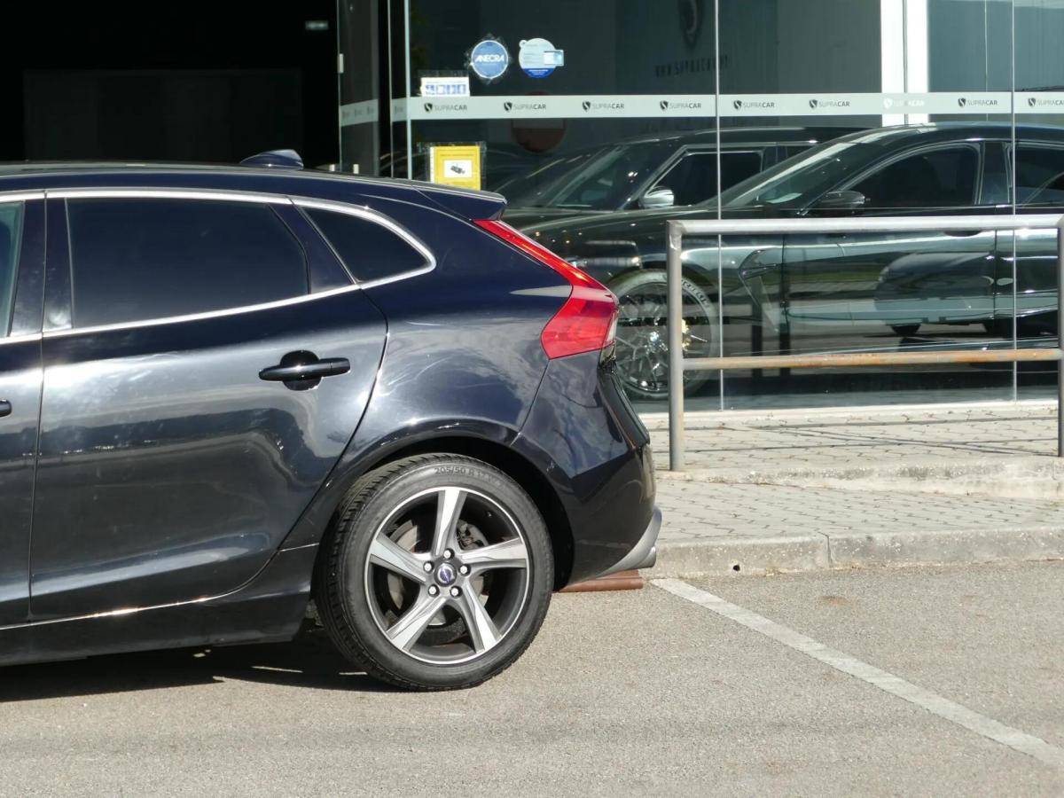 volvo-v40-2014-diesel-1560cc