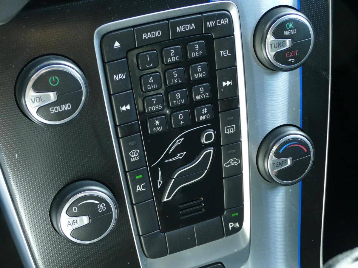 volvo-v40-2014-diesel-1560cc