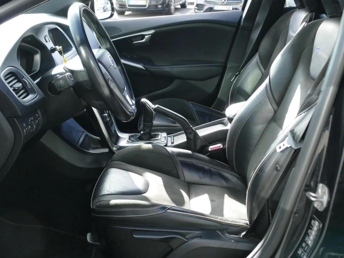 volvo-v40-2014-diesel-1560cc