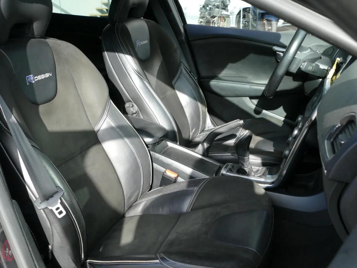 volvo-v40-2014-diesel-1560cc