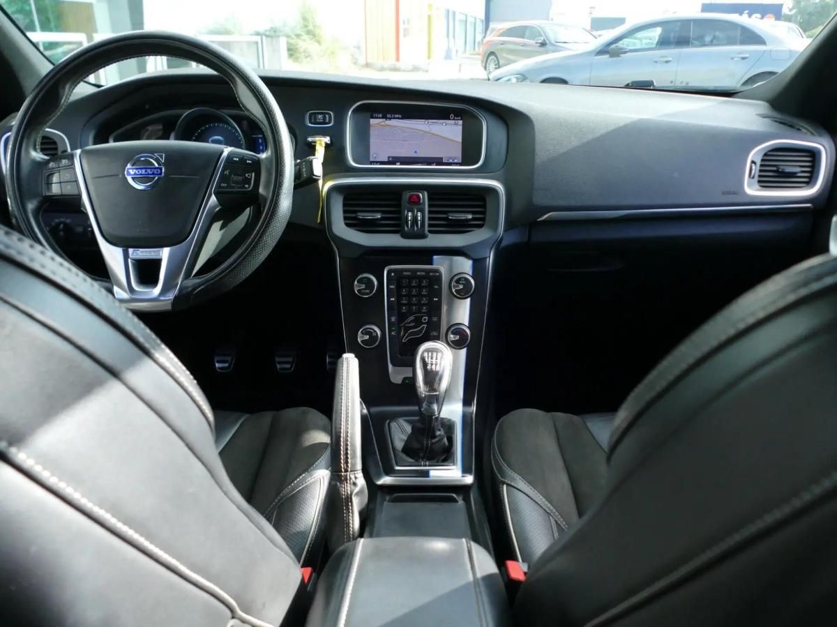 volvo-v40-2014-diesel-1560cc