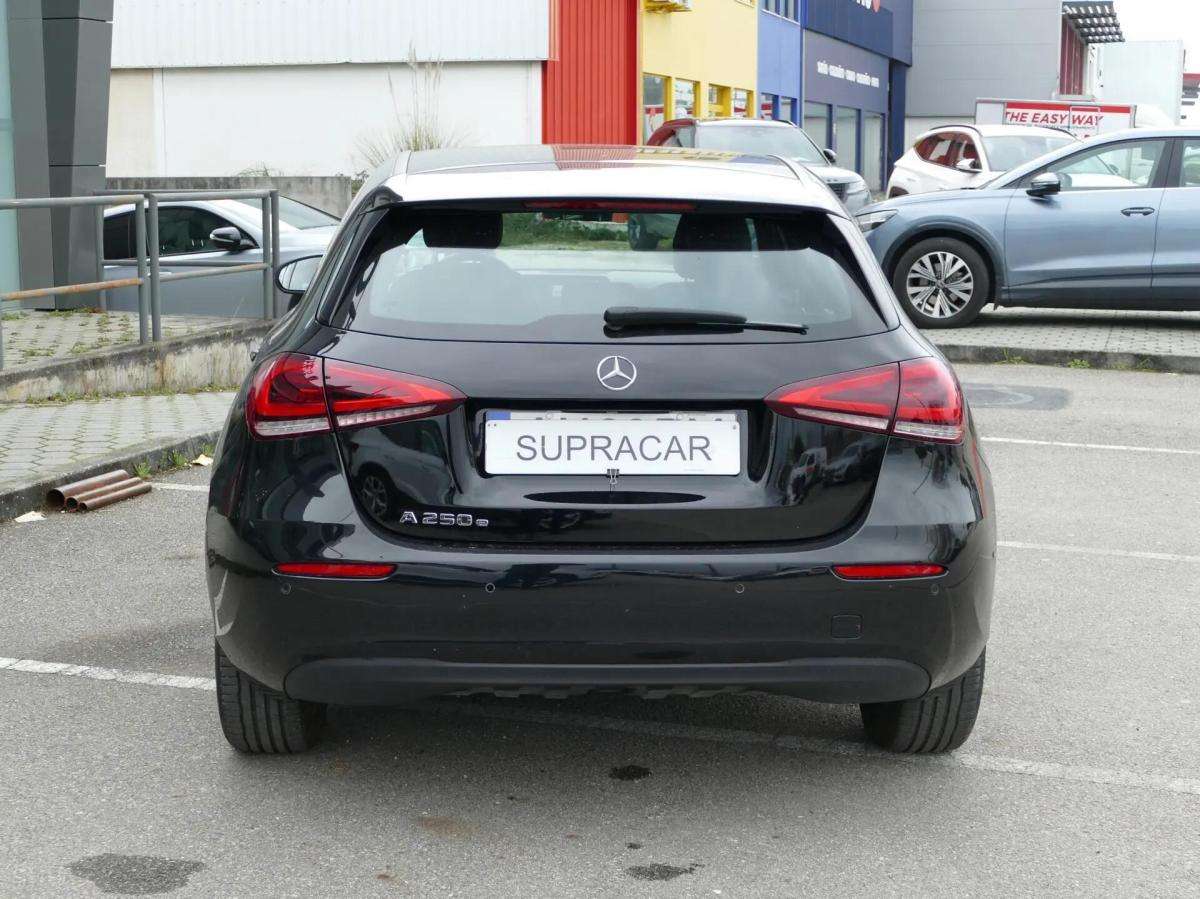 mercedes-benz-classe-a-2022-hibrido-a-gasolina-1332cc