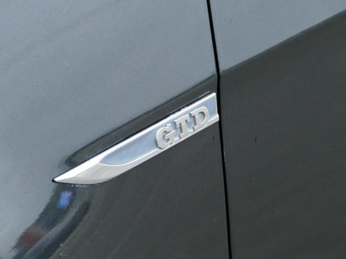volkswagen-golf-variant-2016-diesel-1968cc