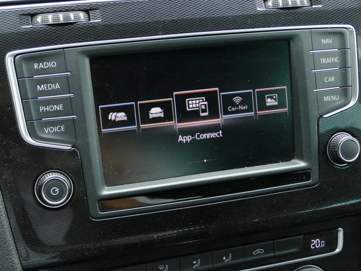 volkswagen-golf-variant-2016-diesel-1968cc