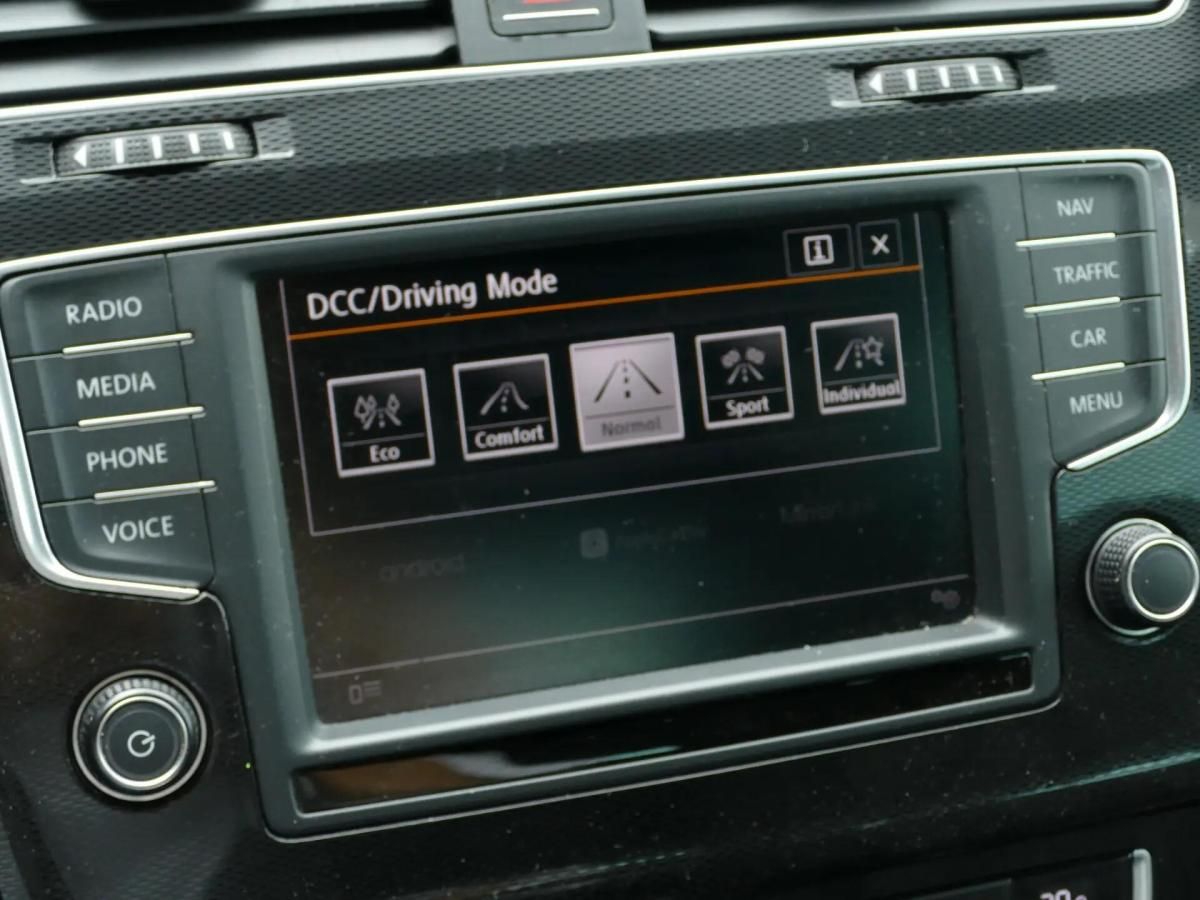 volkswagen-golf-variant-2016-diesel-1968cc