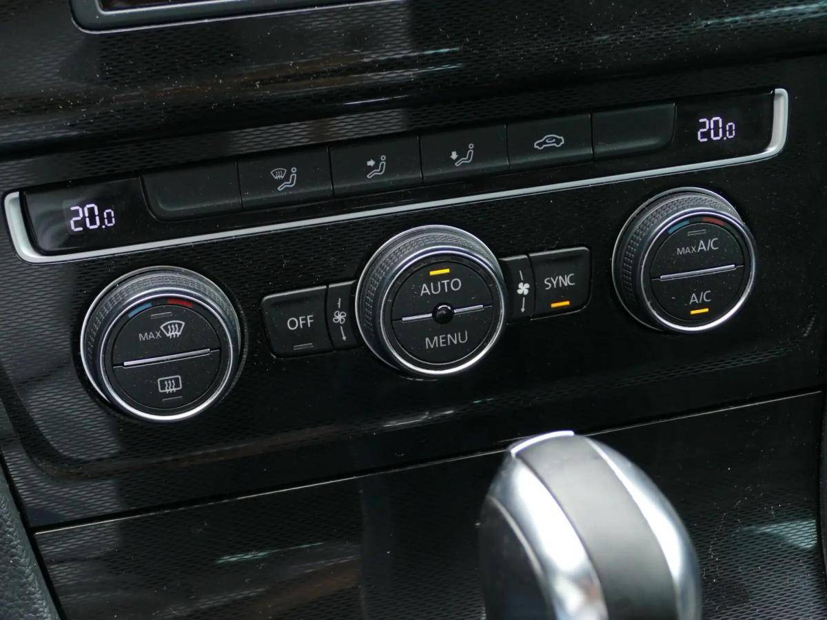 volkswagen-golf-variant-2016-diesel-1968cc