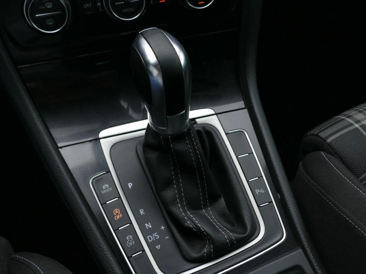 volkswagen-golf-variant-2016-diesel-1968cc
