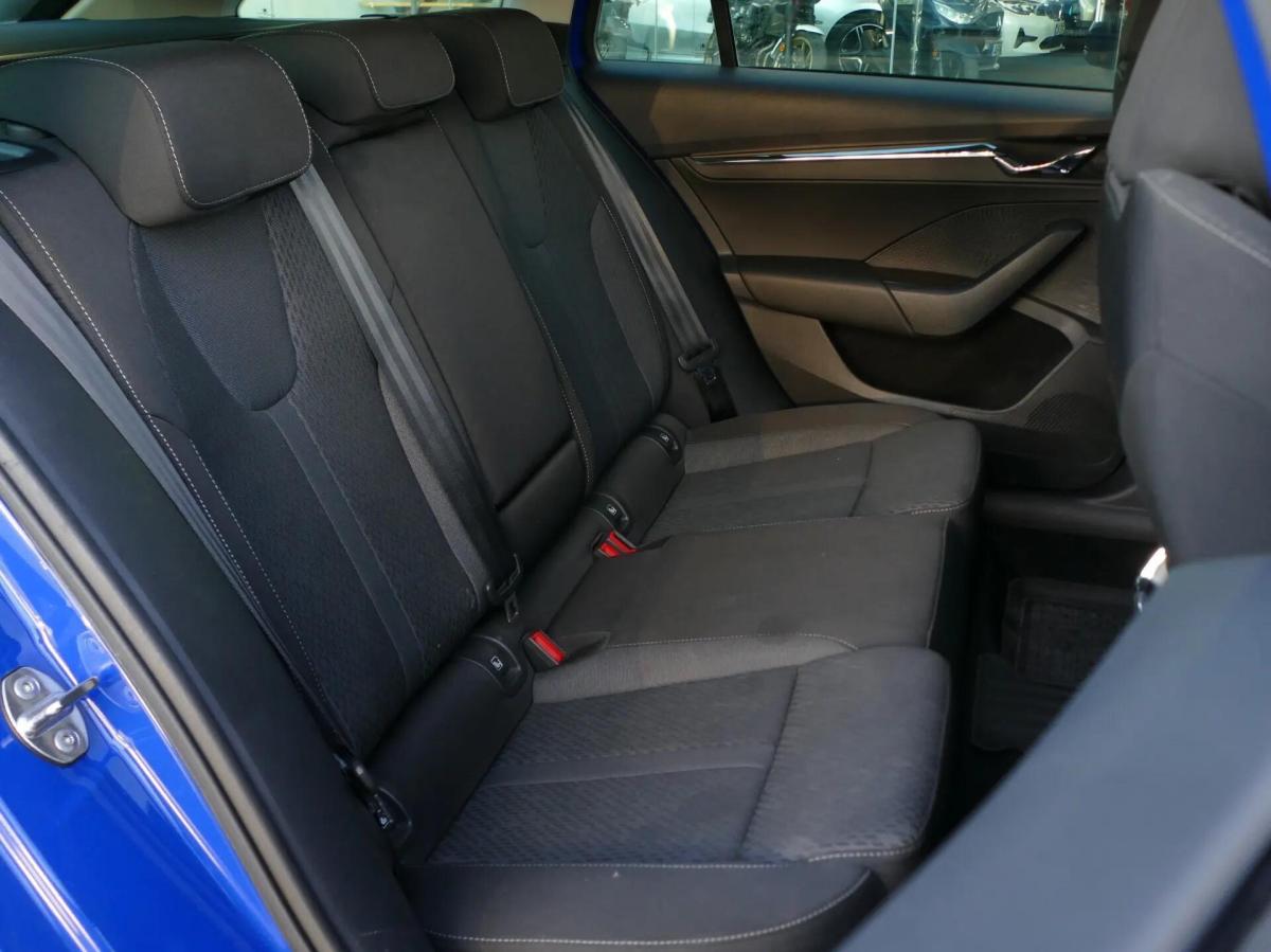 skoda-octavia-2021-hibrido-a-gasolina-1395cc