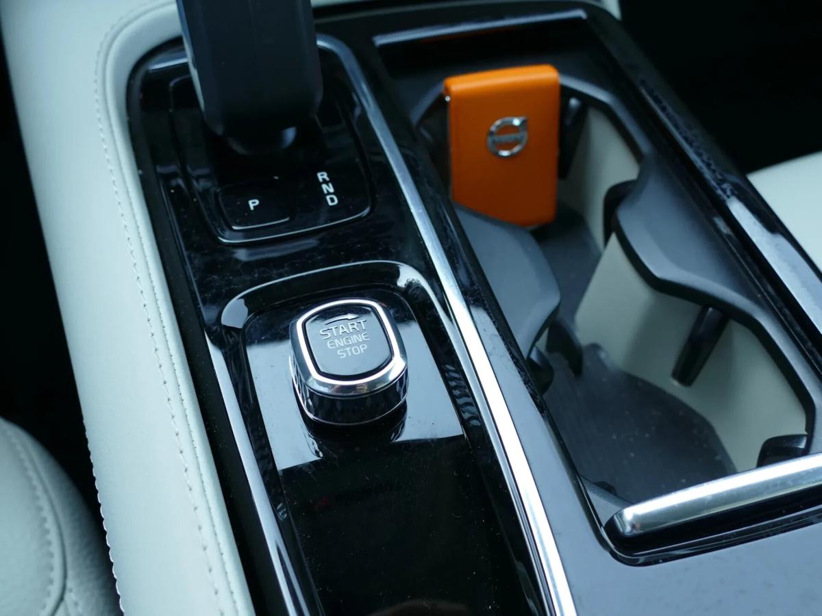 volvo-v60-2023-hibrido-a-gasolina-1969cc