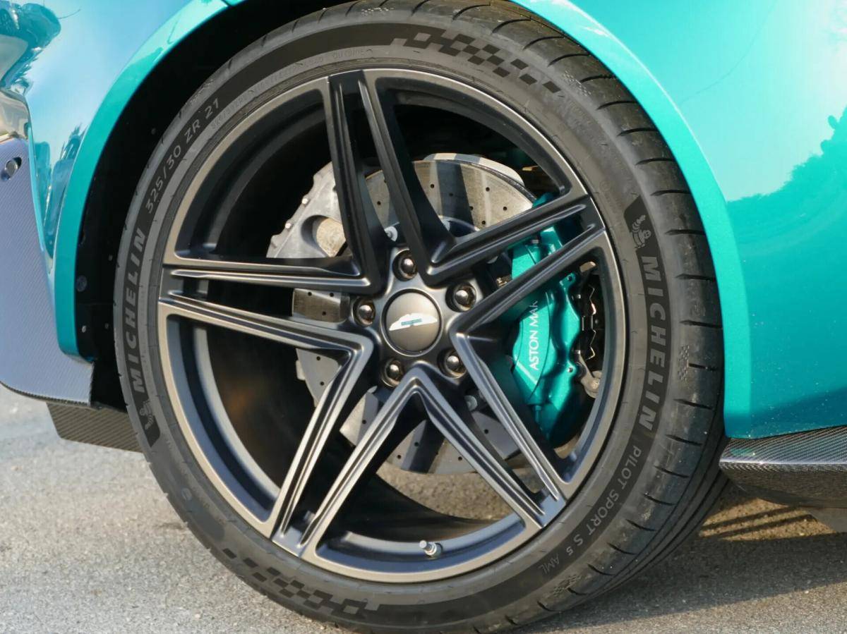 aston-martin-vantage-coupe-2024-gasolina-3982cc