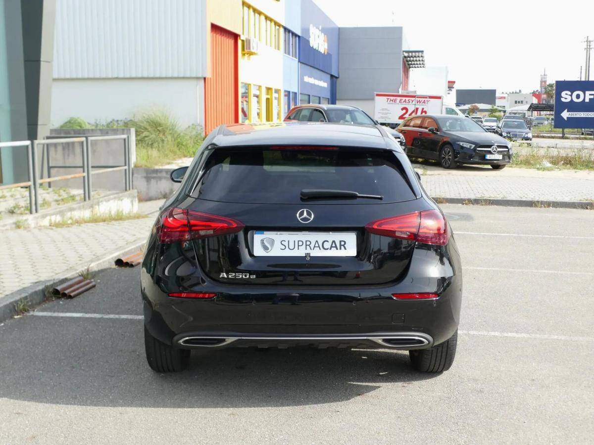 mercedes-benz-classe-a-2023-hibrido-a-gasolina-1332cc