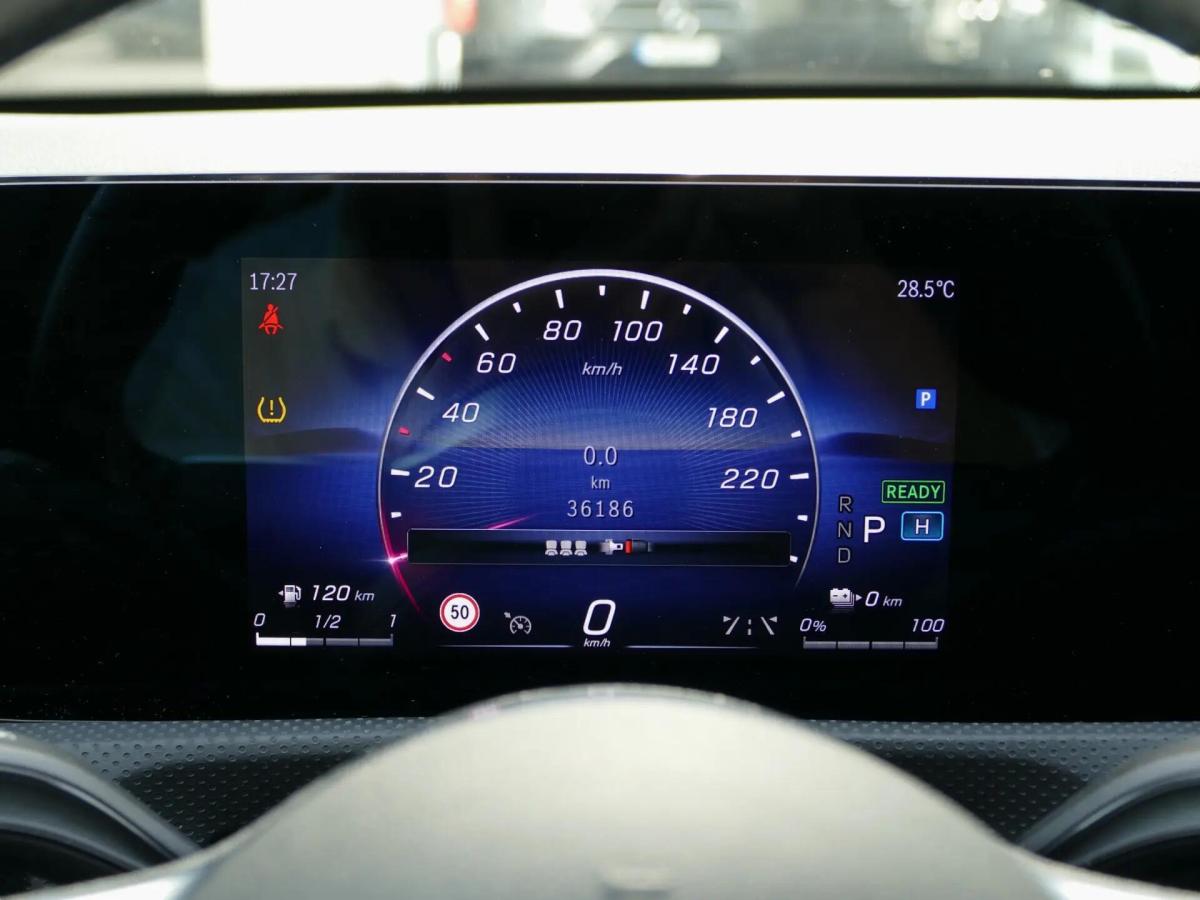mercedes-benz-classe-a-2023-hibrido-a-gasolina-1332cc