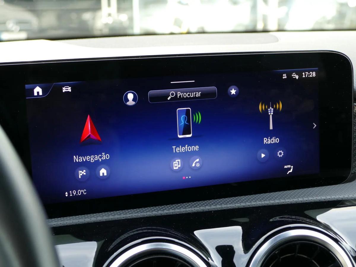 mercedes-benz-classe-a-2023-hibrido-a-gasolina-1332cc