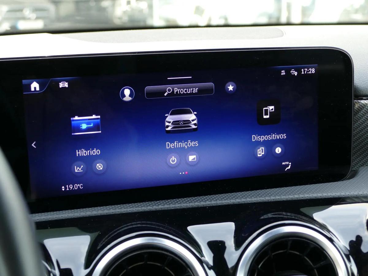 mercedes-benz-classe-a-2023-hibrido-a-gasolina-1332cc