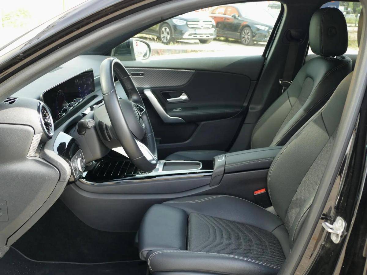 mercedes-benz-classe-a-2023-hibrido-a-gasolina-1332cc