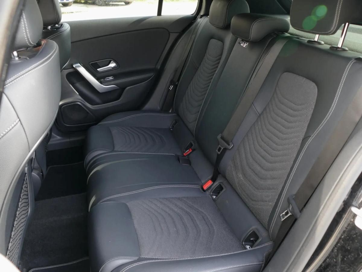 mercedes-benz-classe-a-2023-hibrido-a-gasolina-1332cc