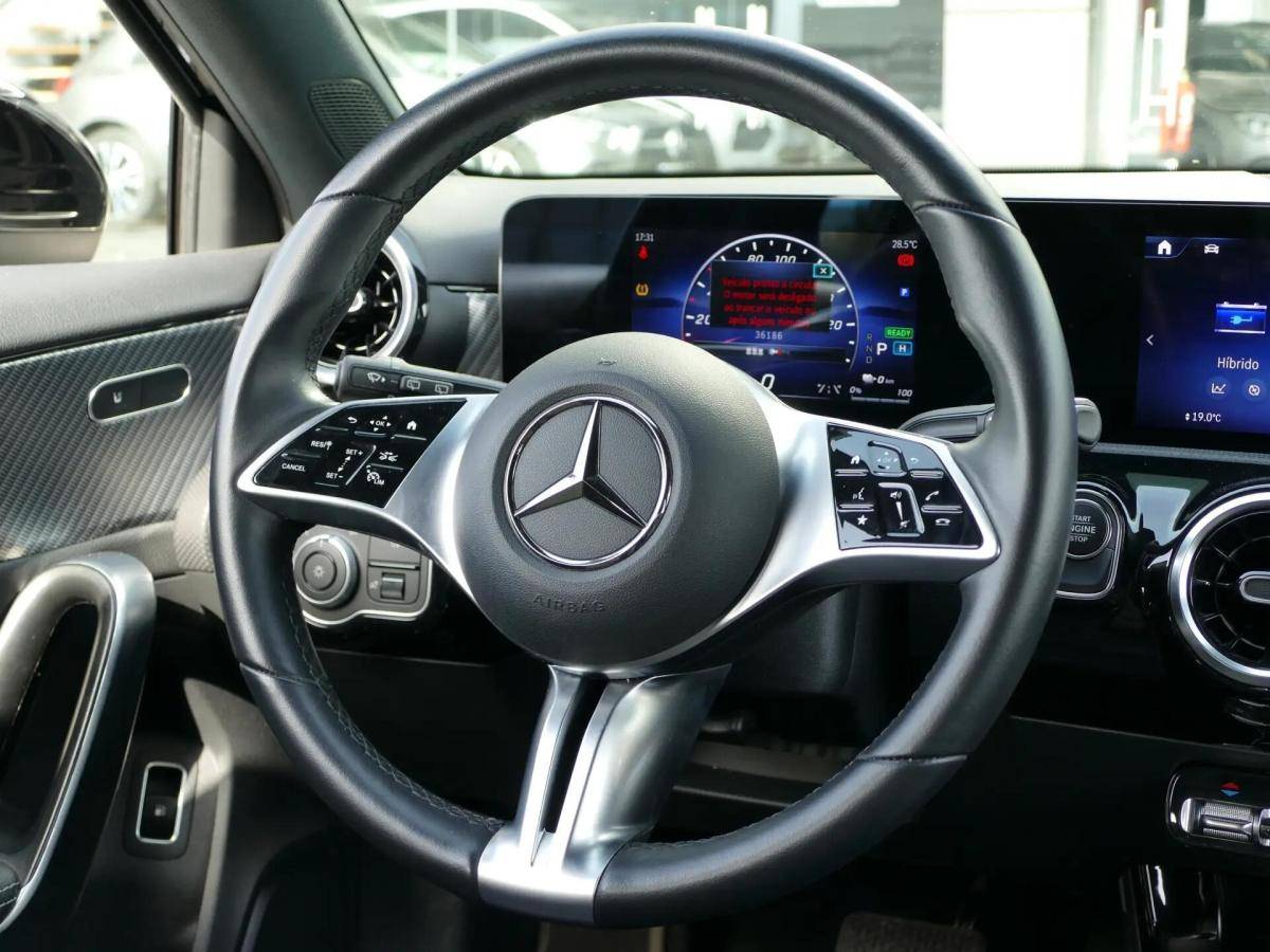 mercedes-benz-classe-a-2023-hibrido-a-gasolina-1332cc