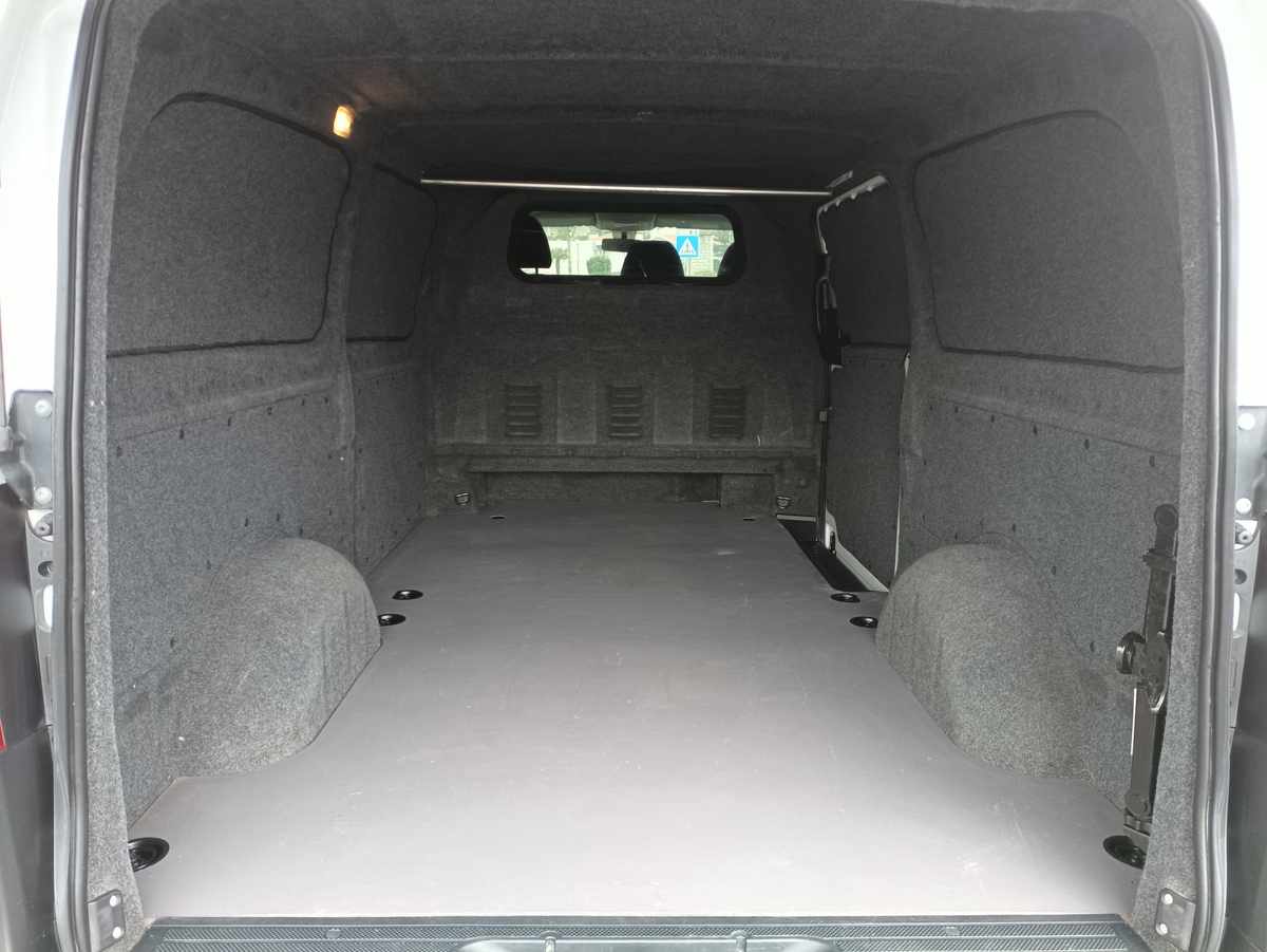 mercedes-benz-vito-114-cdi-2020-diesel-2143cc