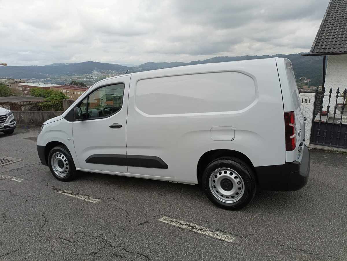 toyota-proace-city-1-5d-adblue-2024-diesel-1499cc