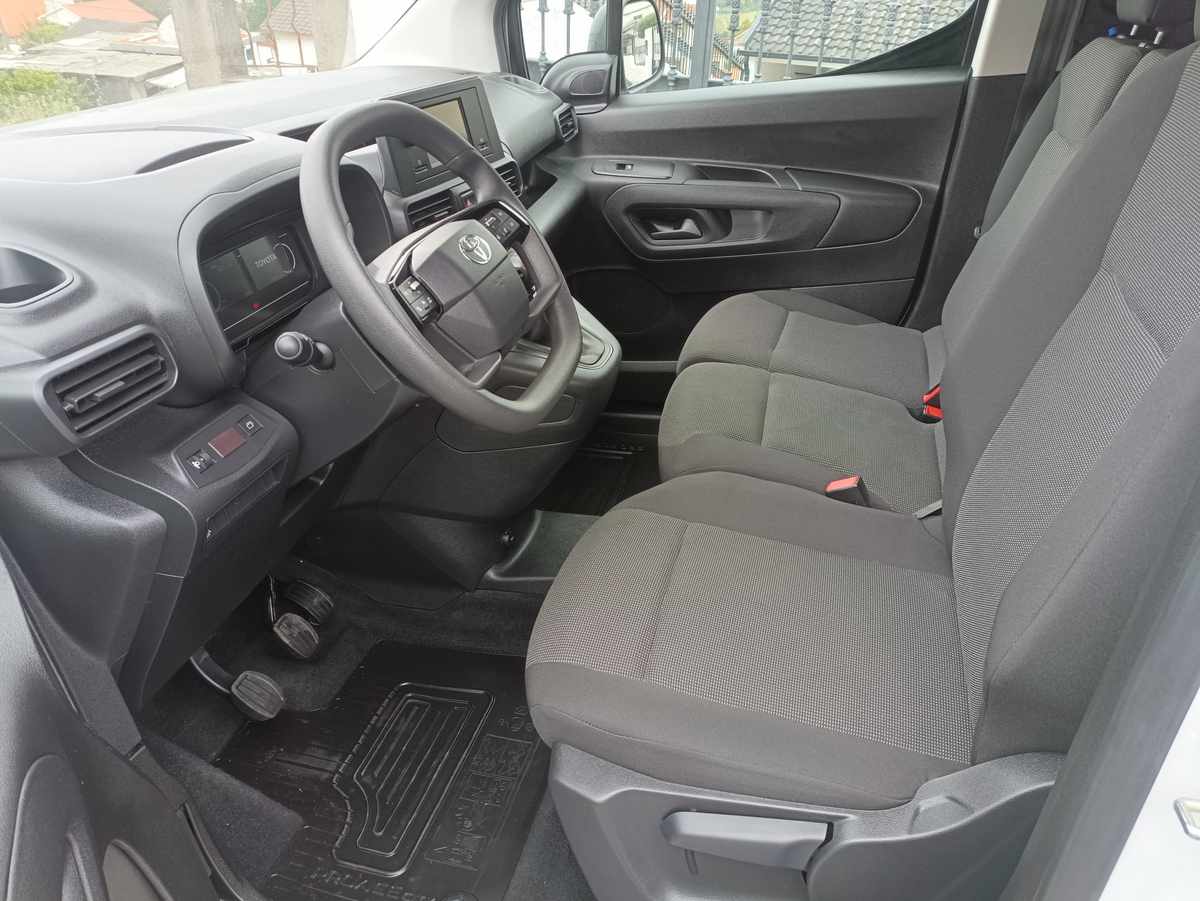 toyota-proace-city-1-5d-adblue-2024-diesel-1499cc