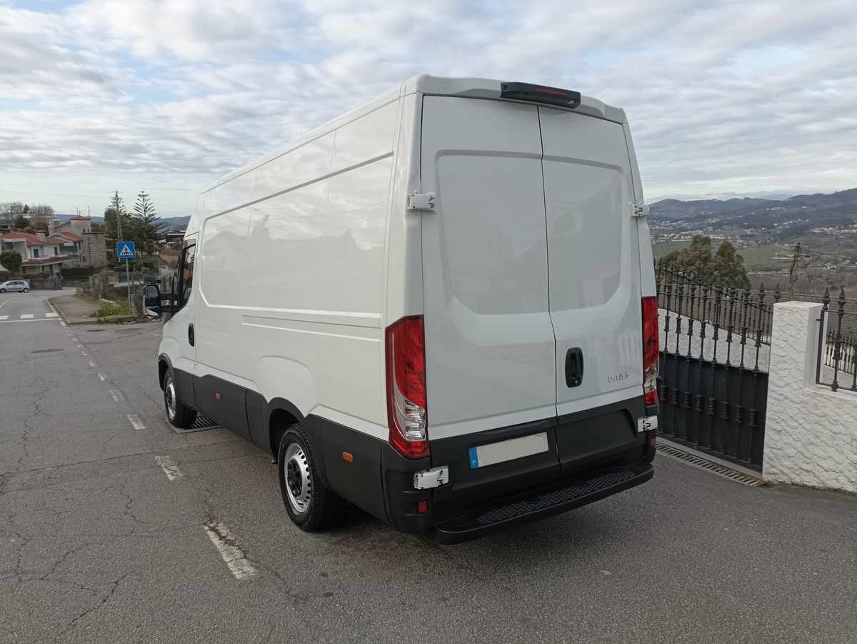 iveco-daily-2-3-136cv-2020-diesel-2287cc