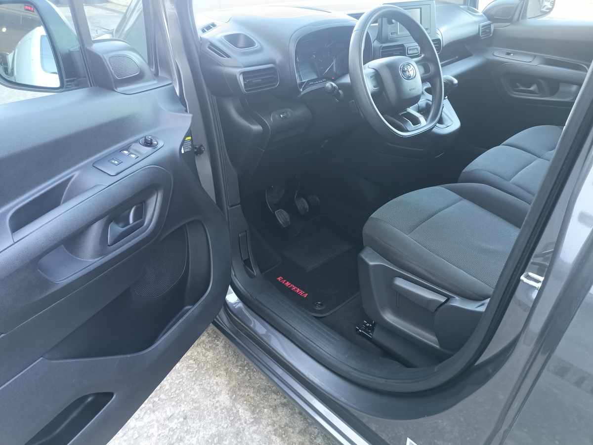 toyota-proace-city-1-5d-adblue-2024-diesel-1499cc