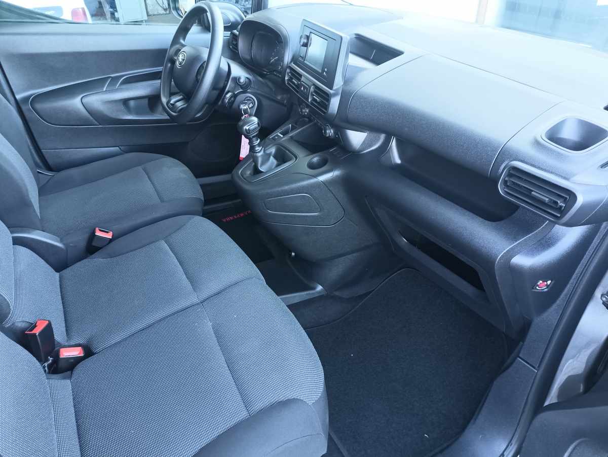toyota-proace-city-1-5d-adblue-2024-diesel-1499cc