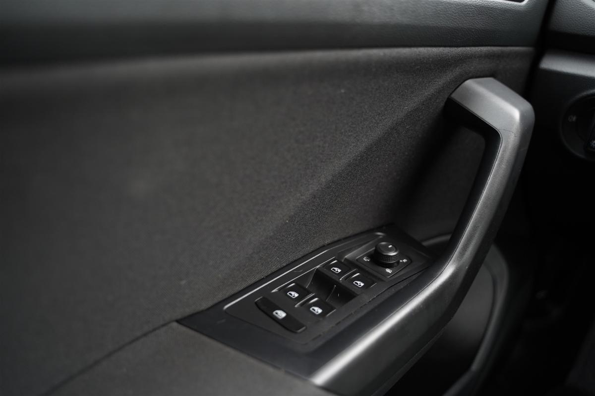volkswagen-t-roc-2023-gasolina-999cc