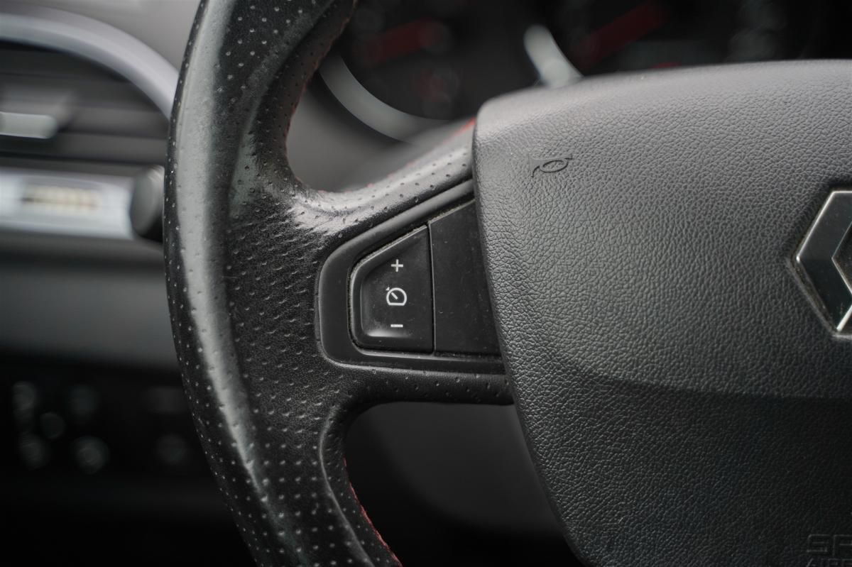 renault-megane-sport-tourer-2014-diesel-1461cc