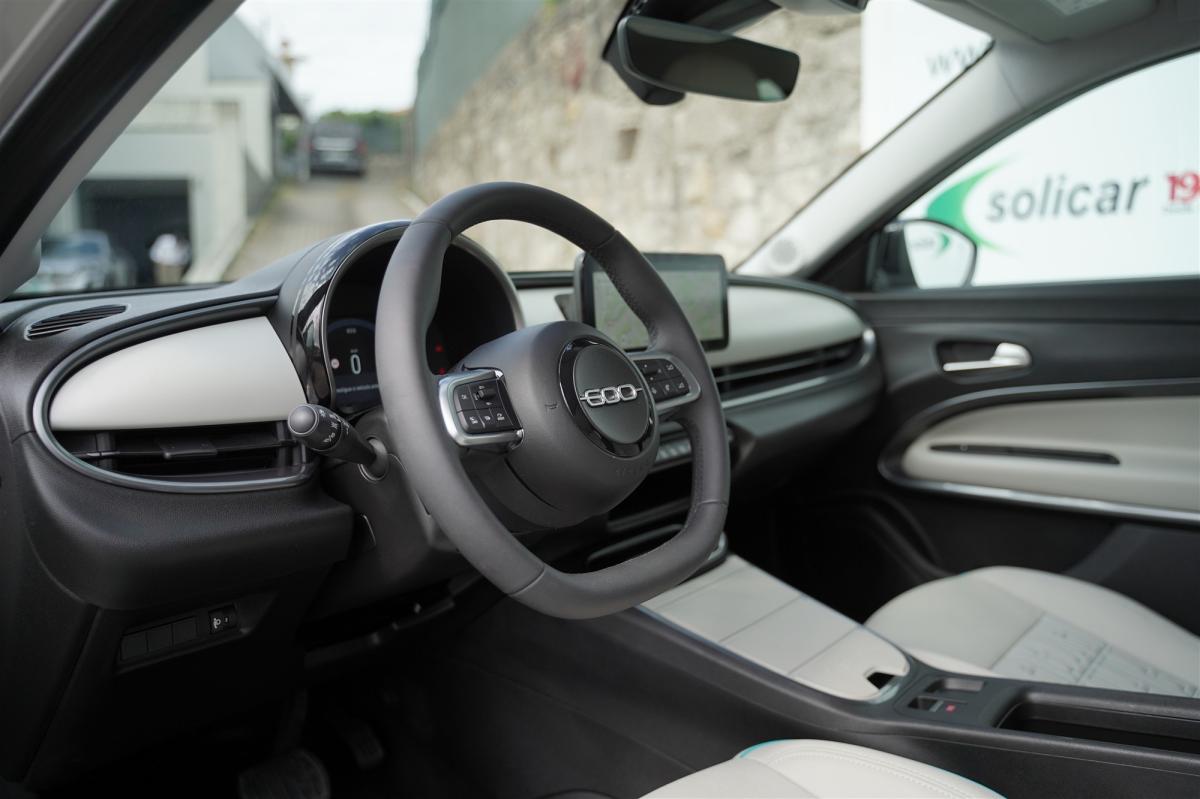 fiat-600-2025-gasolina-1199cc