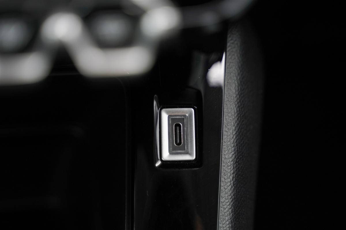 peugeot-208-2024-gasolina-1199cc