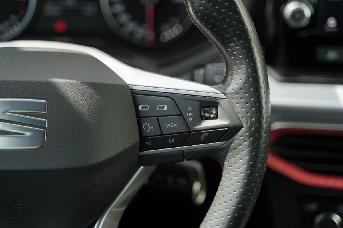 seat-arona-2023-gasolina-999cc