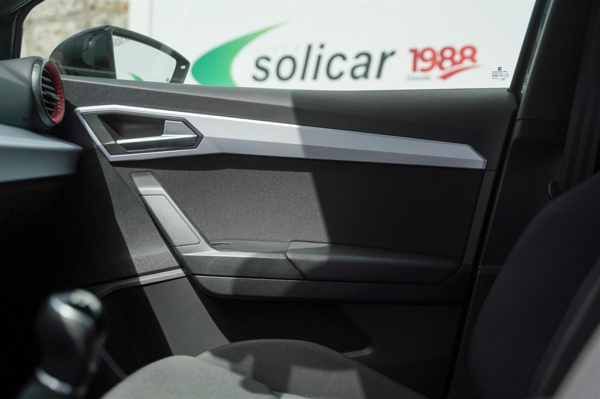 seat-arona-2023-gasolina-999cc
