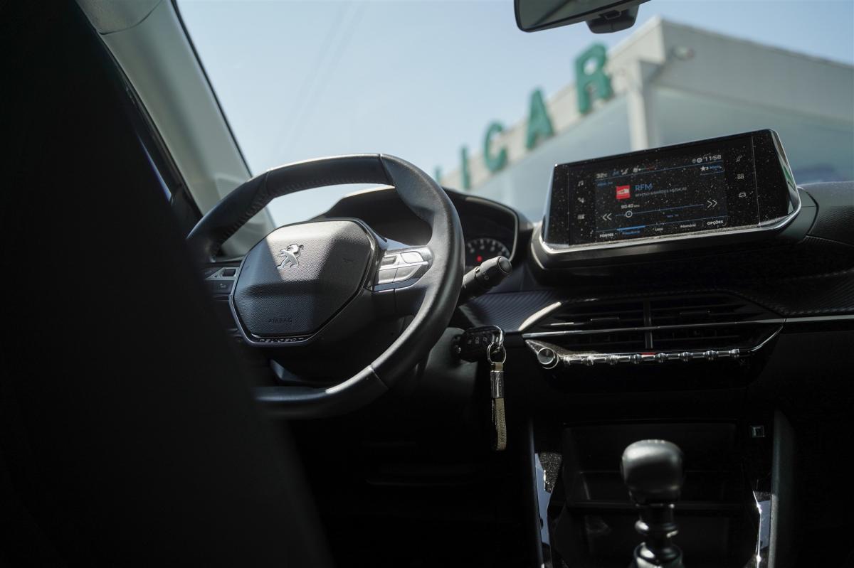 peugeot-208-2021-gasolina-1199cc