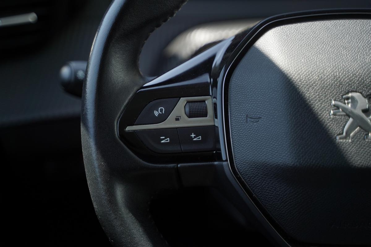 peugeot-208-2021-gasolina-1199cc