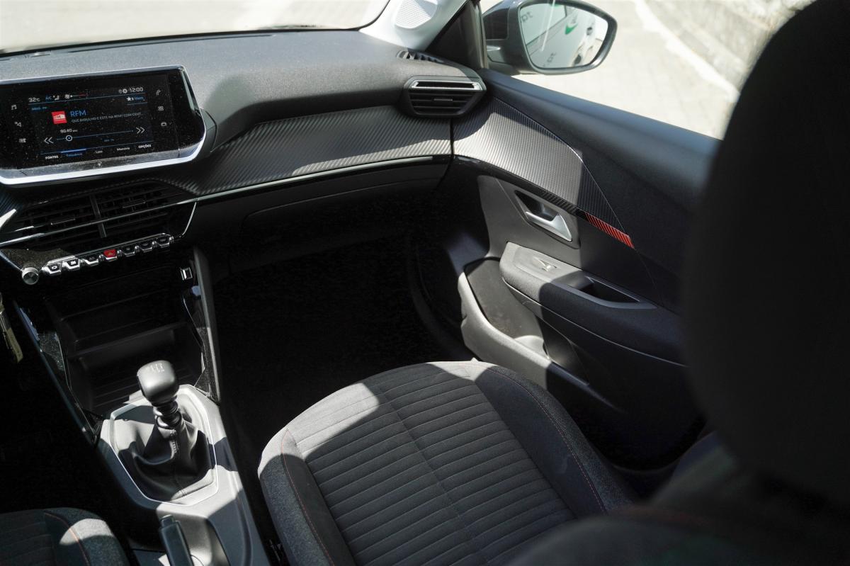 peugeot-208-2021-gasolina-1199cc
