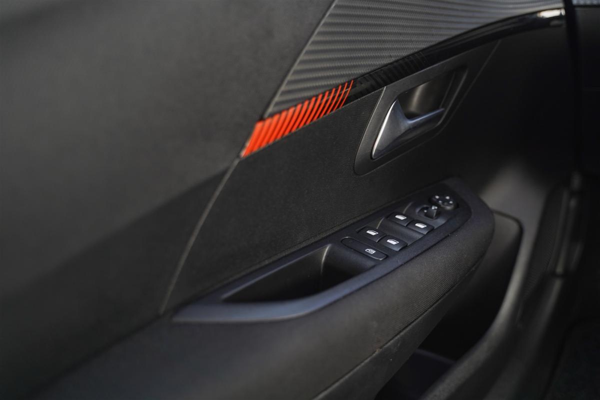 peugeot-208-2022-eletrico-500cc