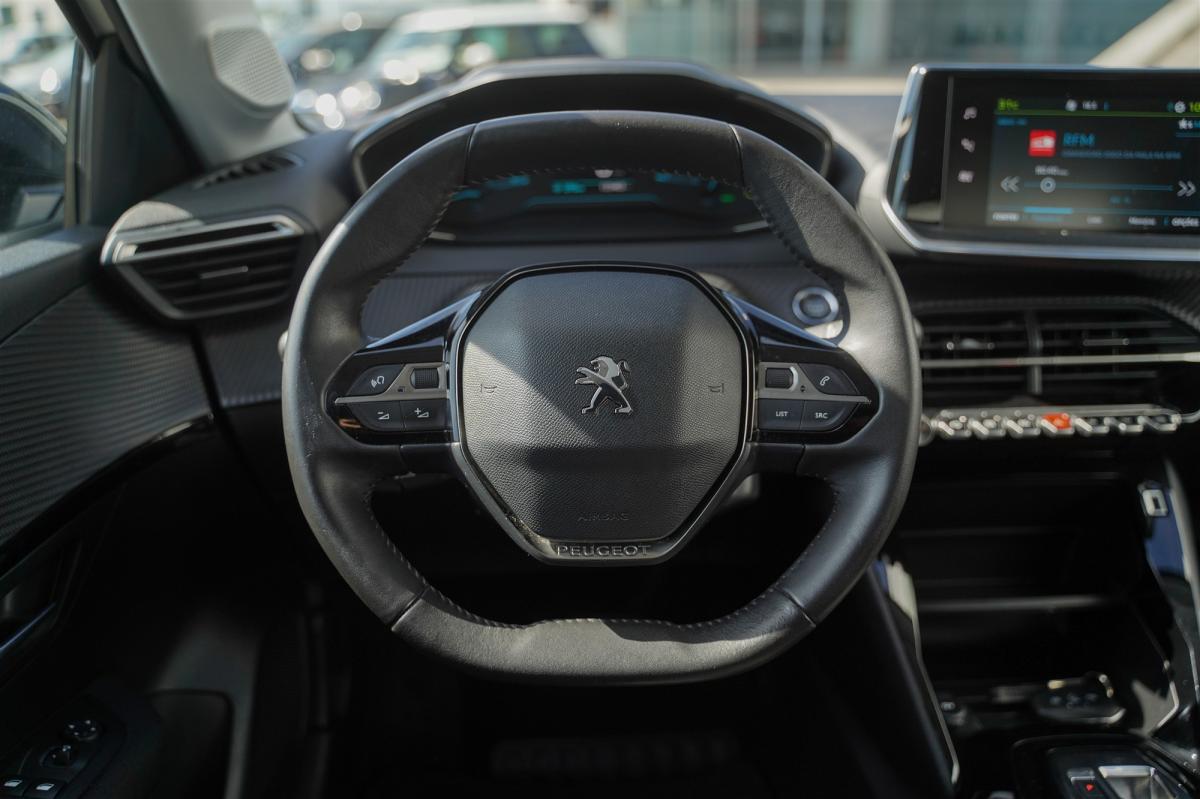 peugeot-208-2022-eletrico-500cc