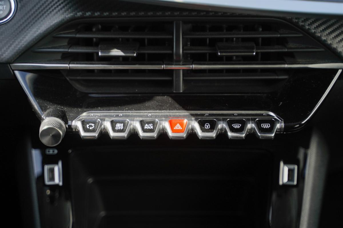 peugeot-208-2022-eletrico-500cc