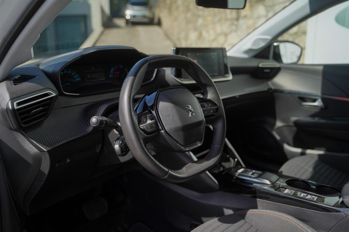 peugeot-208-2022-eletrico-500cc