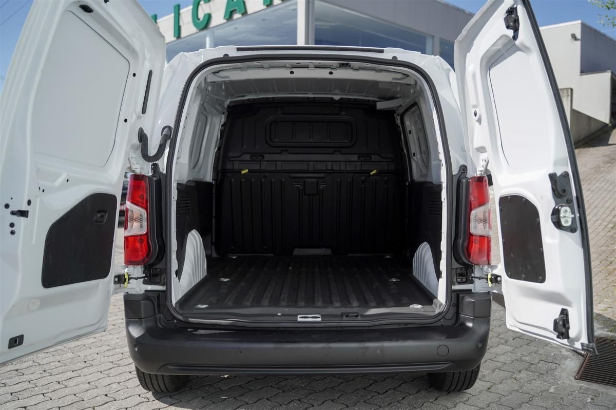 peugeot-partner-2024-diesel-1499cc