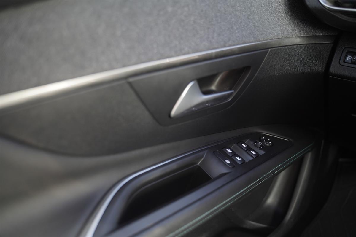 peugeot-3008-2021-hibrido-a-gasolina-1598cc