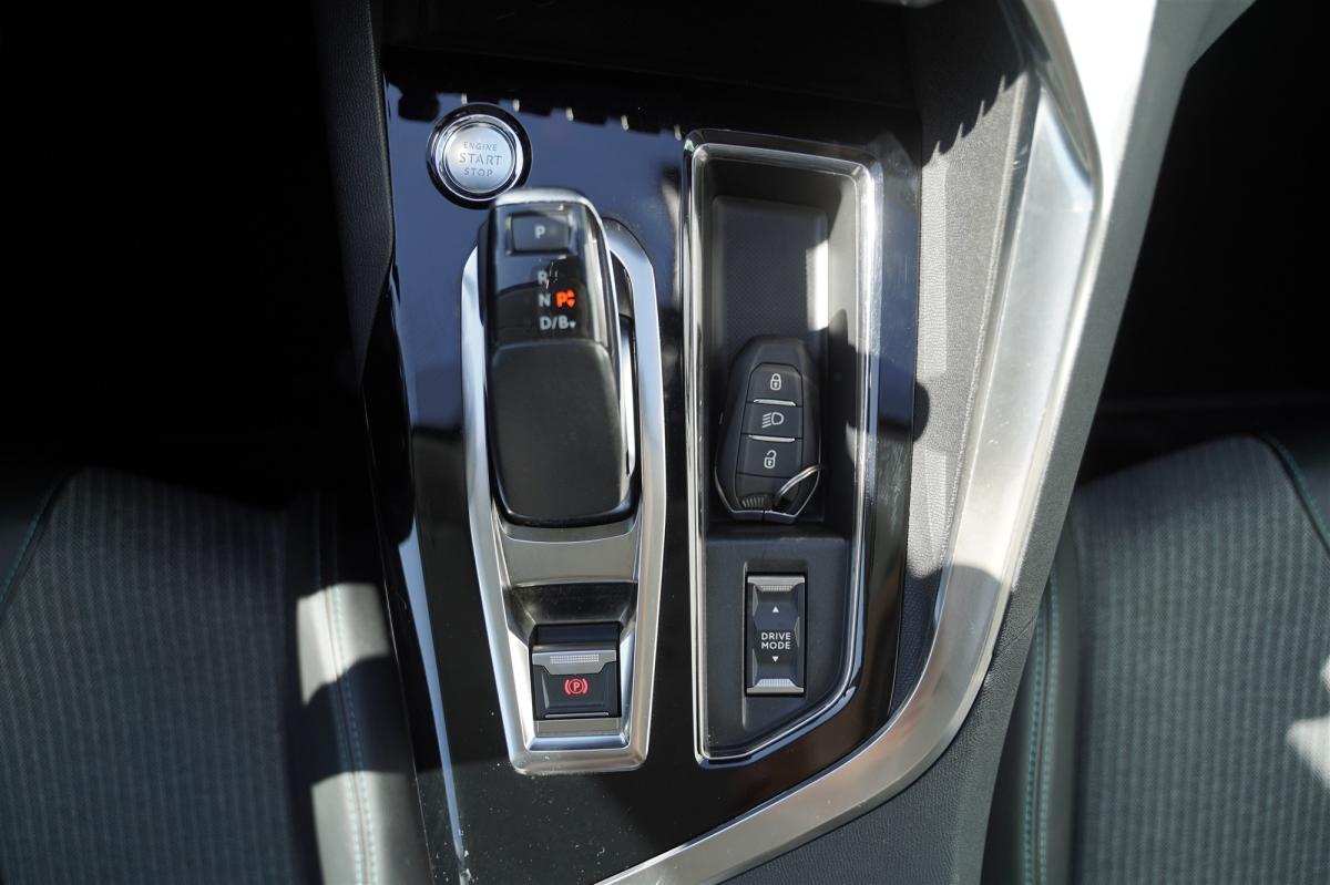peugeot-3008-2021-hibrido-a-gasolina-1598cc