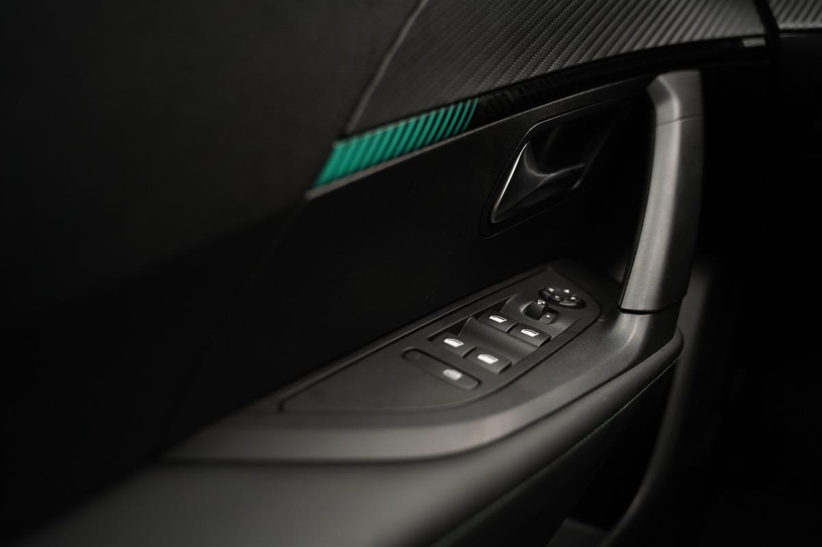 peugeot-2008-2023-eletrico-0cc