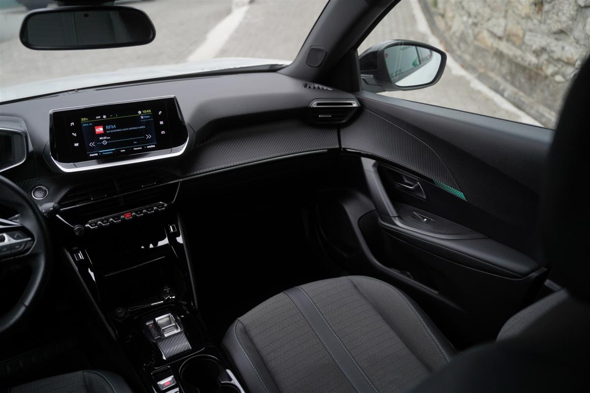 peugeot-2008-2023-eletrico-0cc