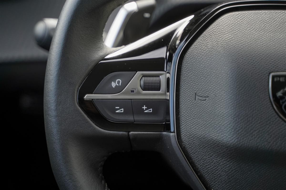 peugeot-208-2024-hibrido-a-gasolina-1199cc